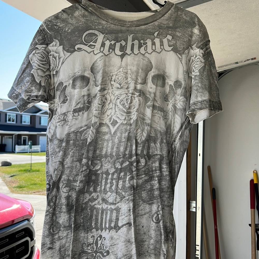 Archaic short sleeve tee